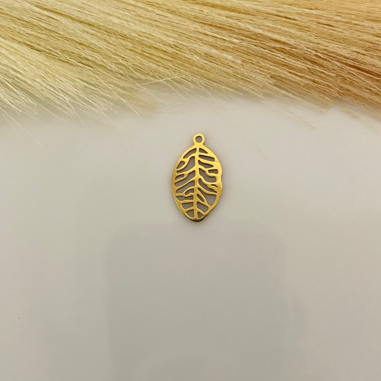 Hoja Charm