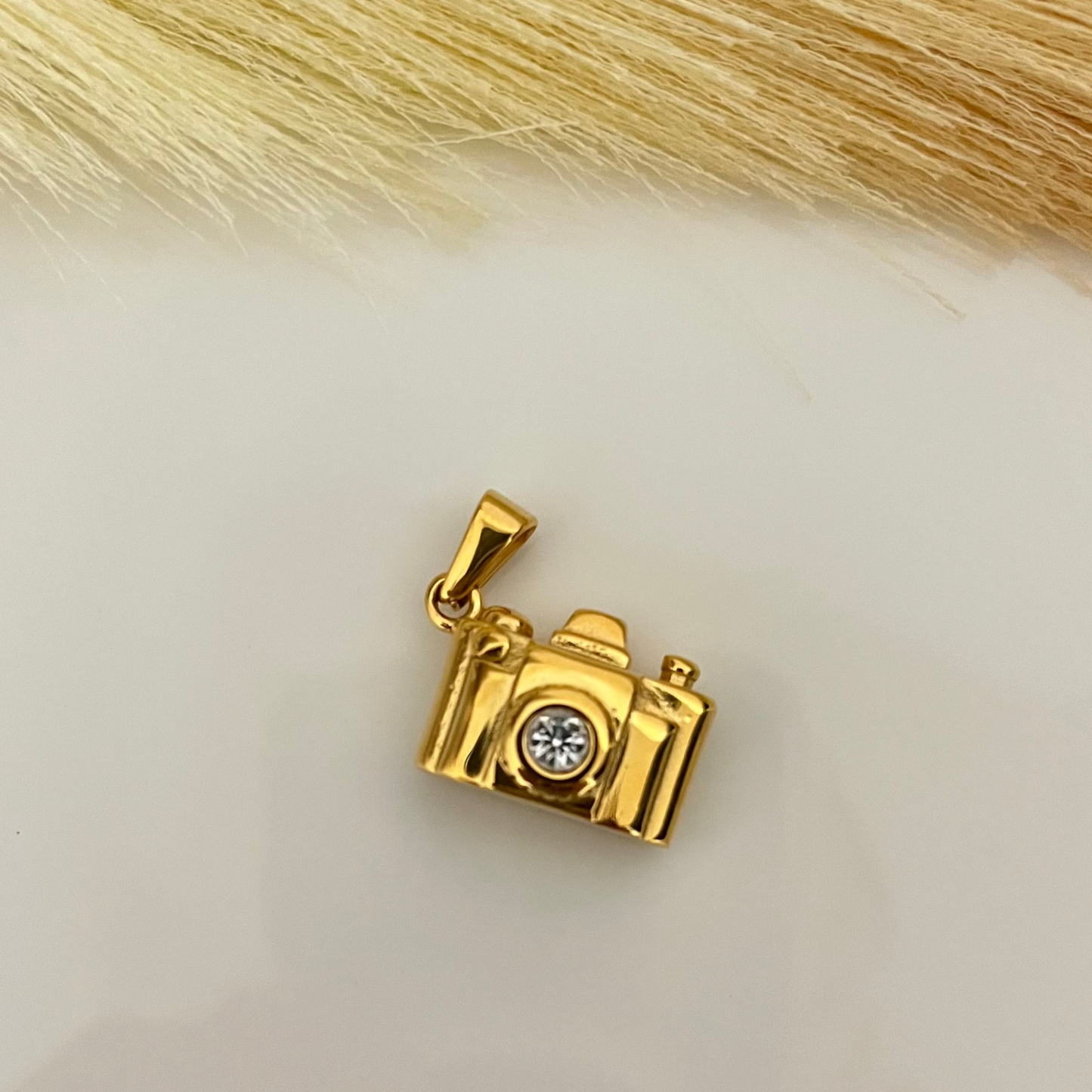 Camara Charm