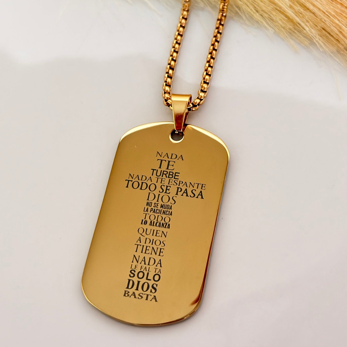 Solo Dios basta Necklace