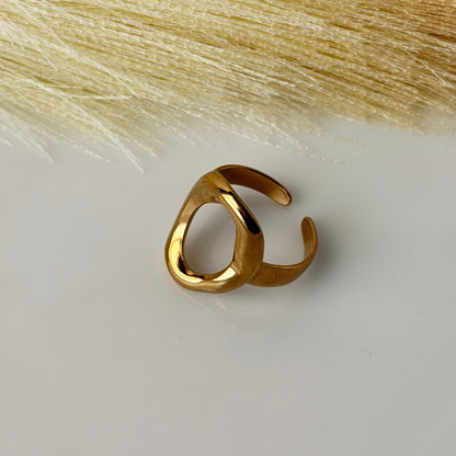 Ava Ring