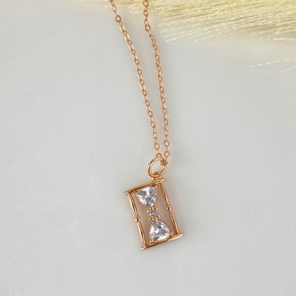 Tiempo Necklace