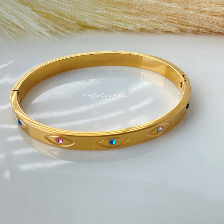 Nora Bangle