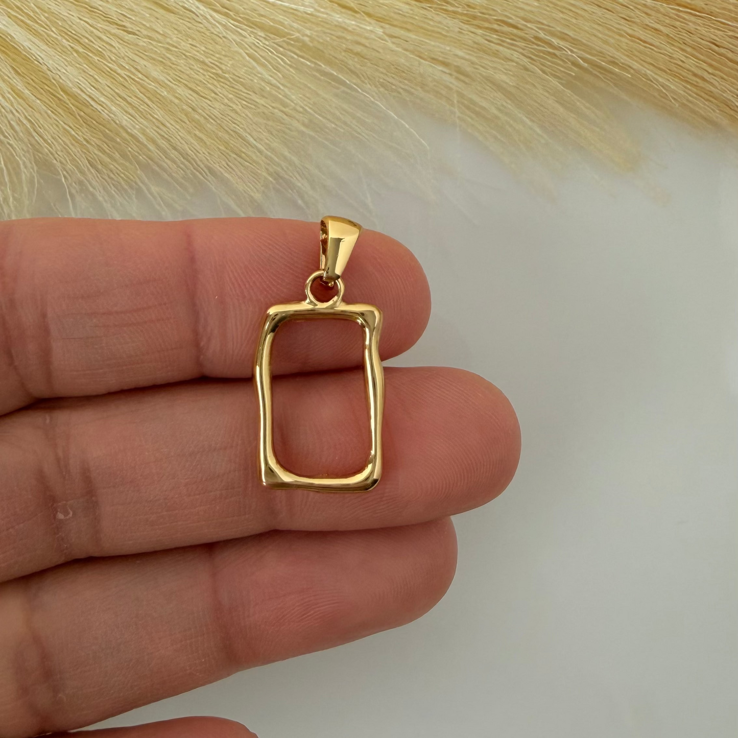 Luz Charm